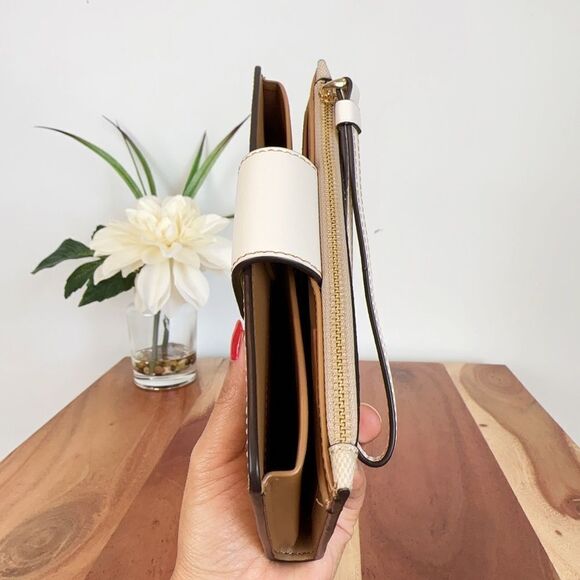 NWT Coach Tech Wallet In Signature Canvas With Floral Cluster Print - Picture 3 of 5